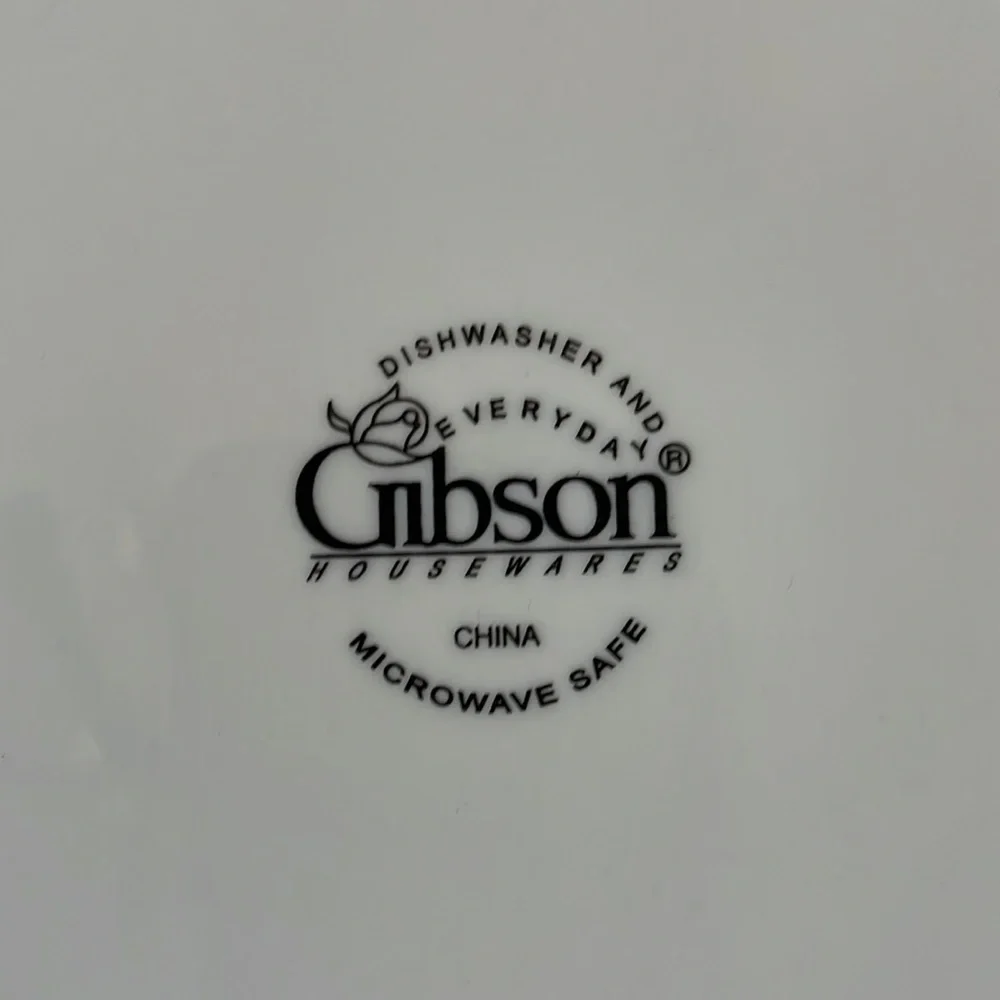 Gibson Designs Christmas Treasures Set of 4 Dinner Plates
